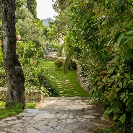 Villa Luxus With Private Beach Palaiontsiflikion
