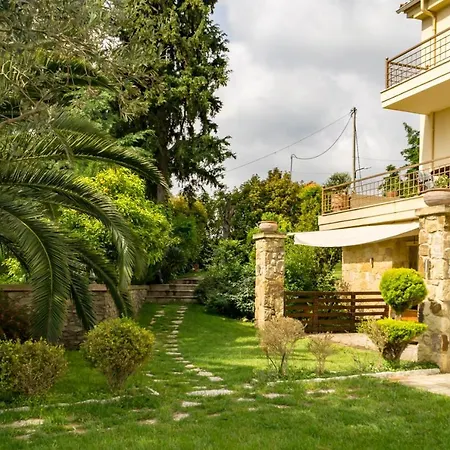 Luxus With Private Beach Palaiontsiflikion