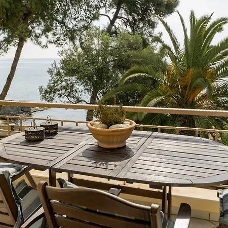 Luxus With Private Beach Villa Palaiontsiflikion