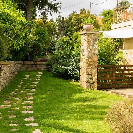 Luxus With Private Beach Villa